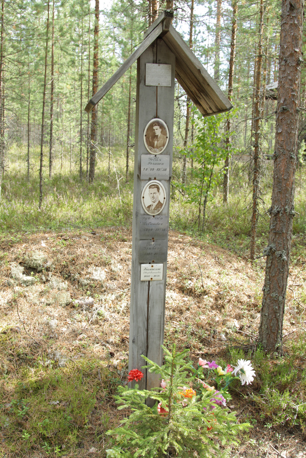 Памятная табличка Emil Niva. Фото 04.08.2011.